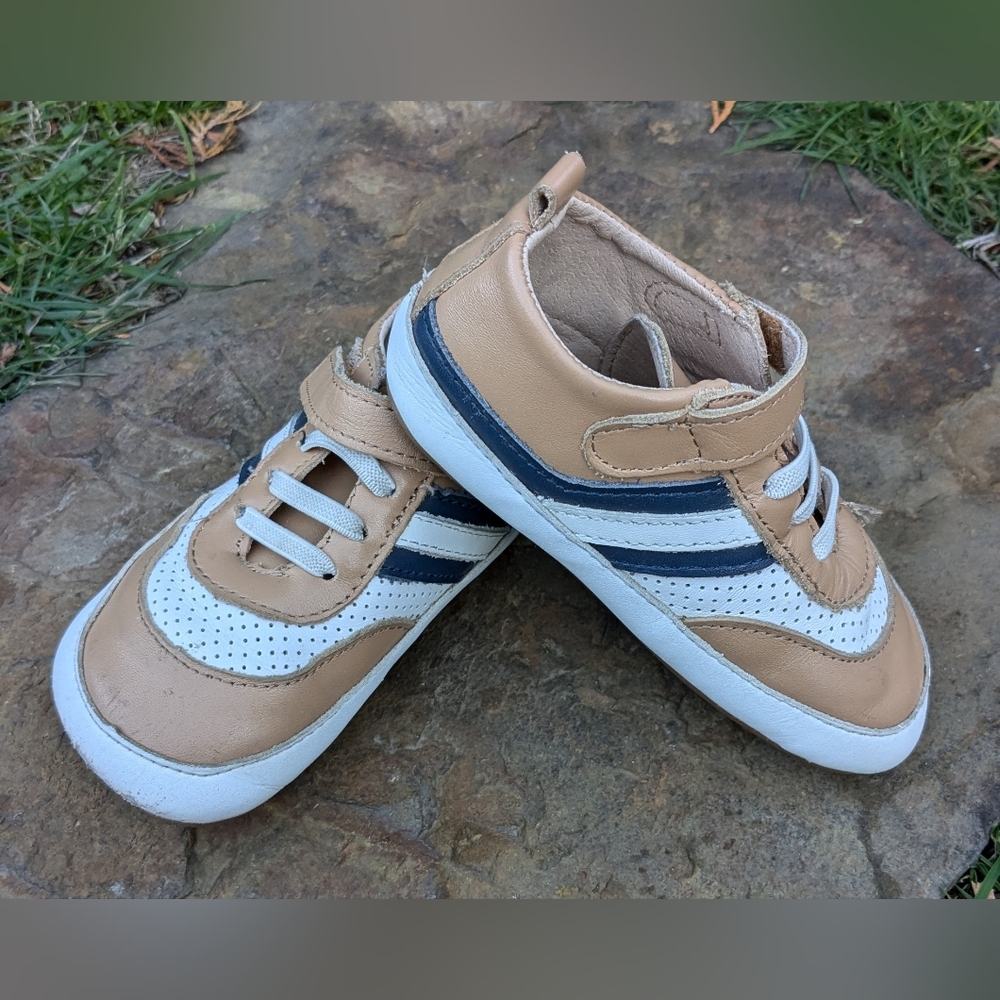 Little Love Bug Henry Low Top Sneaker Size 8